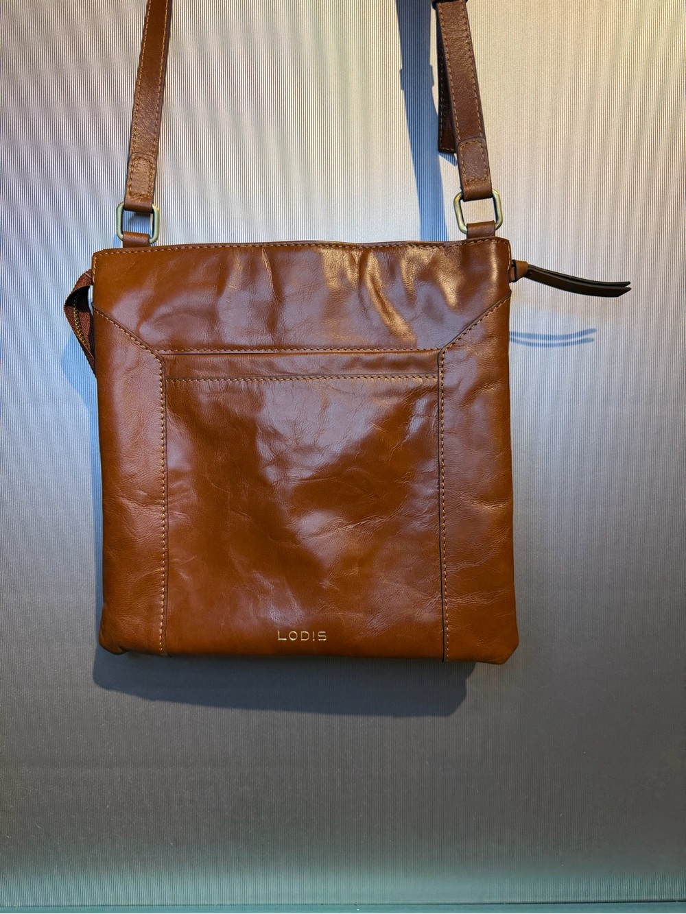 Lodis Willow Leather Crossbody Bag – Chestnut Tan